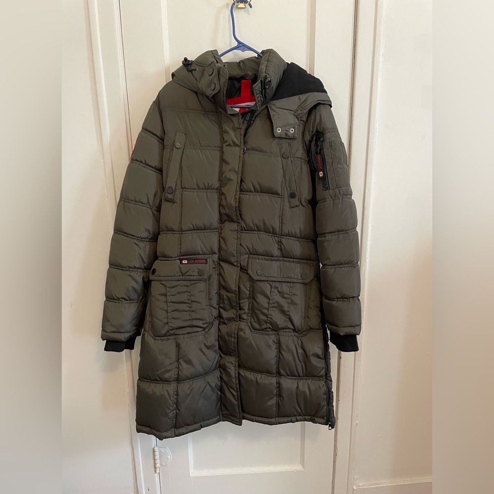 Canada weather gear hypoallergenic down puffer jacket. Olive green. Size Large